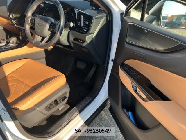 Lexus NX 2023-09 8830005-11