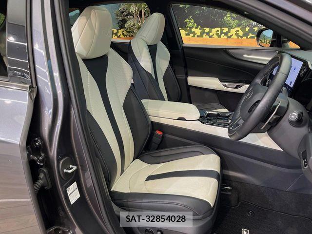 Lexus NX 2023-01 8208448-8
