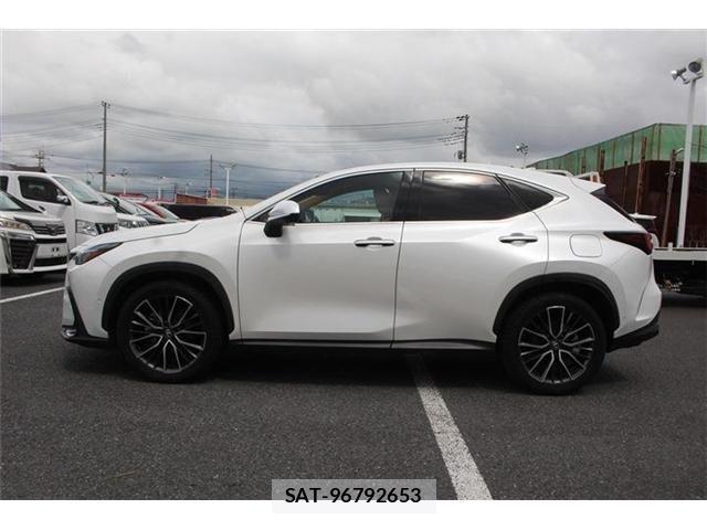Lexus NX 2023-07 8413305-12