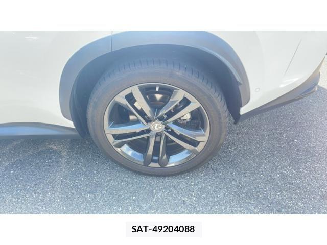 Lexus NX 2022-03 8659987-3