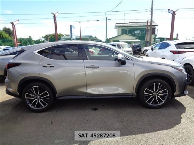Lexus NX 2023-05 8883858-3
