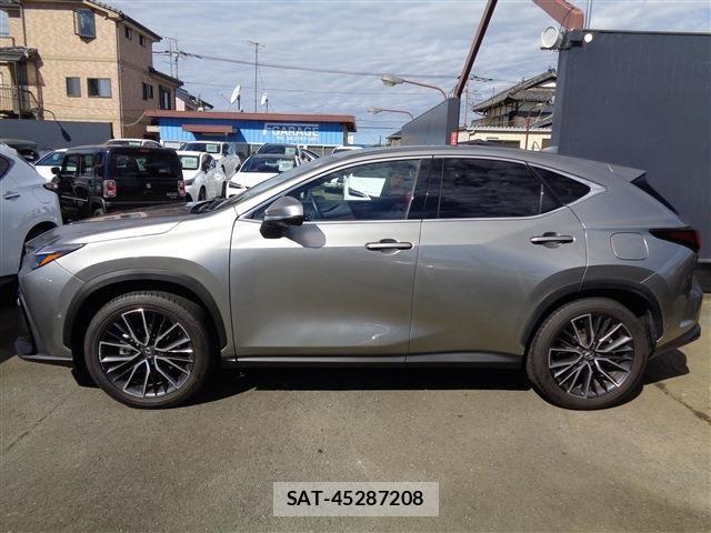 Lexus NX 2023-05 8883858-4