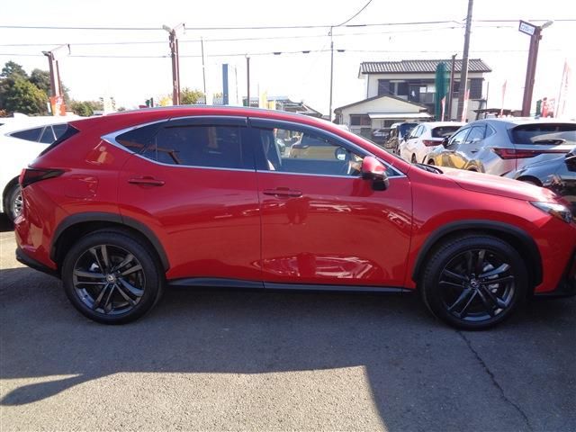 Lexus NX 2024-04 1586196-3