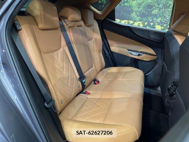 Lexus NX 2023-11 8131041-10