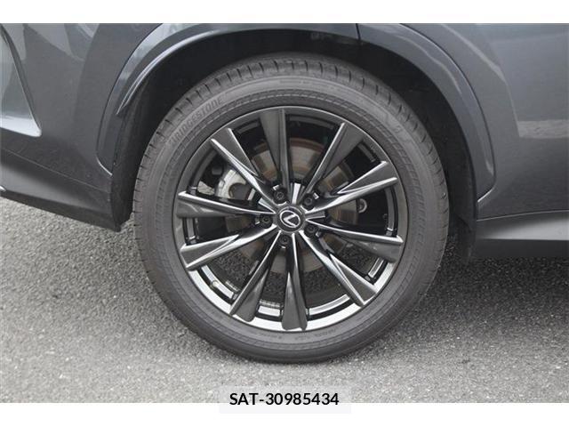 Lexus NX 2021-12 8208450-16