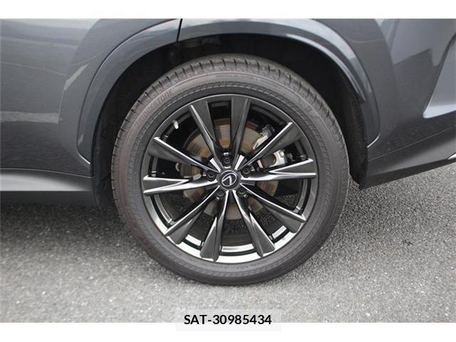 Lexus NX 2021-12 8208450-17