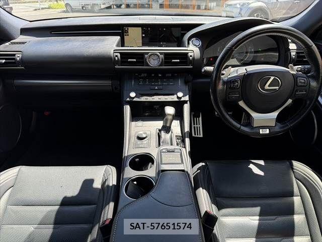 Lexus RC 2016-02 7562371-1
