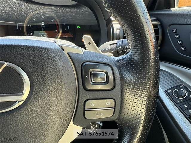 Lexus RC 2016-02 7562371-23