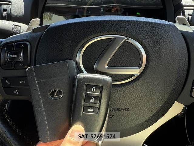 Lexus RC 2016-02 7562371-3