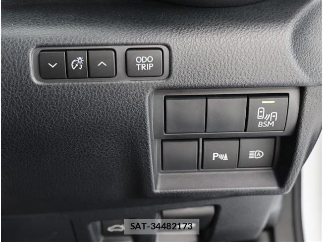 Lexus RC 2023-05 7221100-16