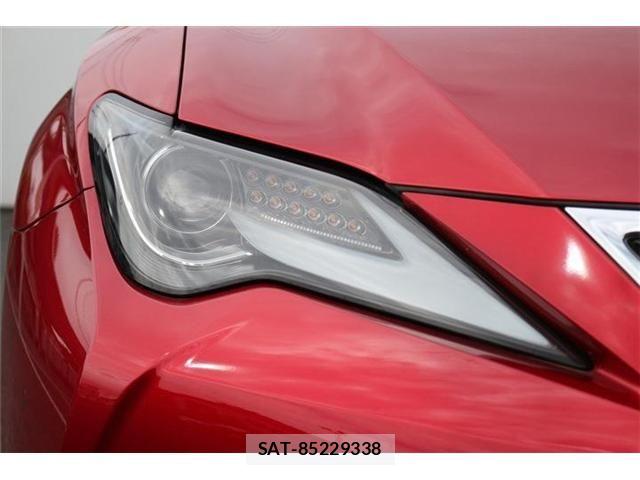 Lexus RC 2021-04 8830019-11