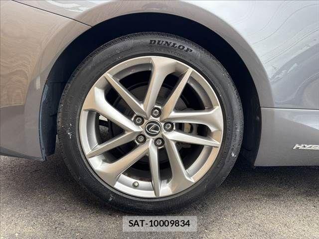 Lexus RC 2019-04 6011841-25