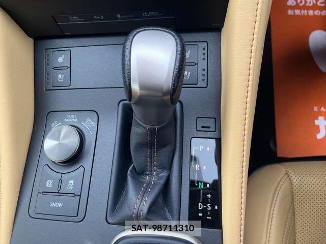 Lexus RC 2015-04 6716556-11