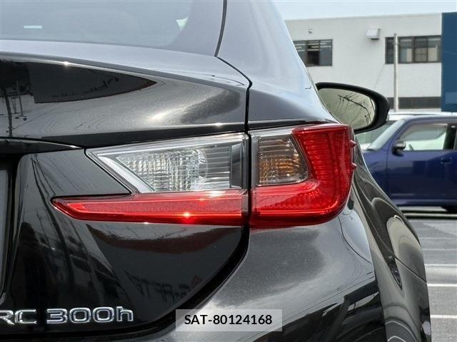 Lexus RC 2016-08 7221108-11