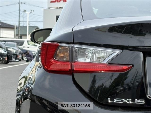 Lexus RC 2016-08 7221108-26