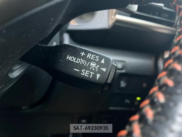 Lexus RC 2018-04 8100187-24