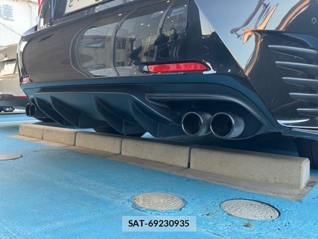 Lexus RC 2018-04 8100187-7