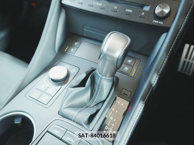 Lexus RC 2023-03 8100188-18