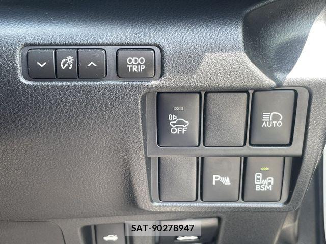 Lexus RC 2015-02 8131045-28