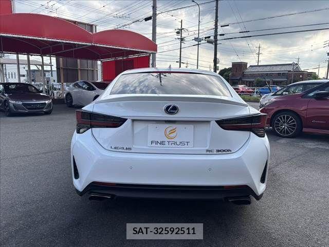 Lexus RC 2019-09 8131044-18