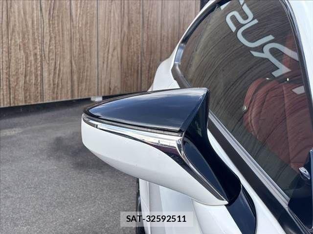 Lexus RC 2019-09 8131044-24
