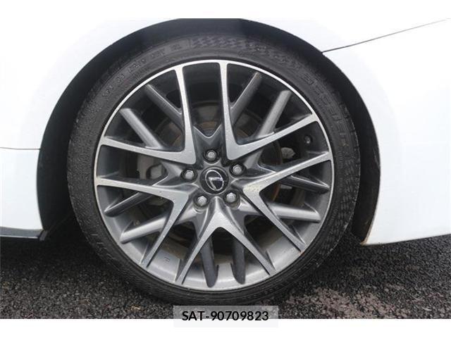 Lexus RC 2014-10 8743495-16