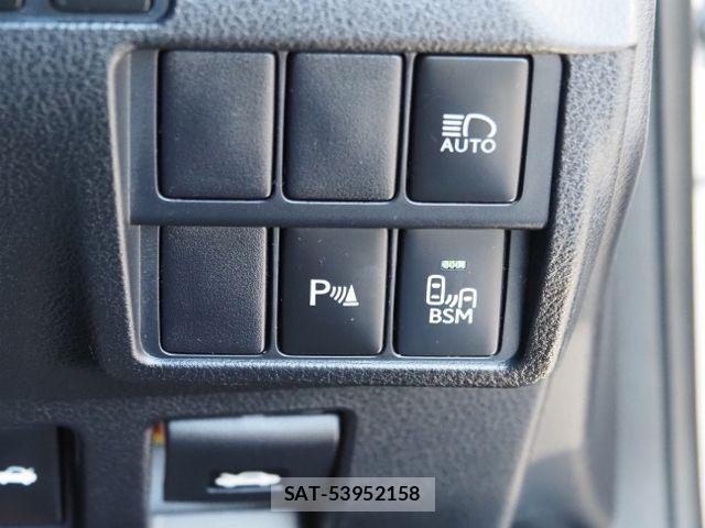 Lexus RC 2020-11 2082103-21