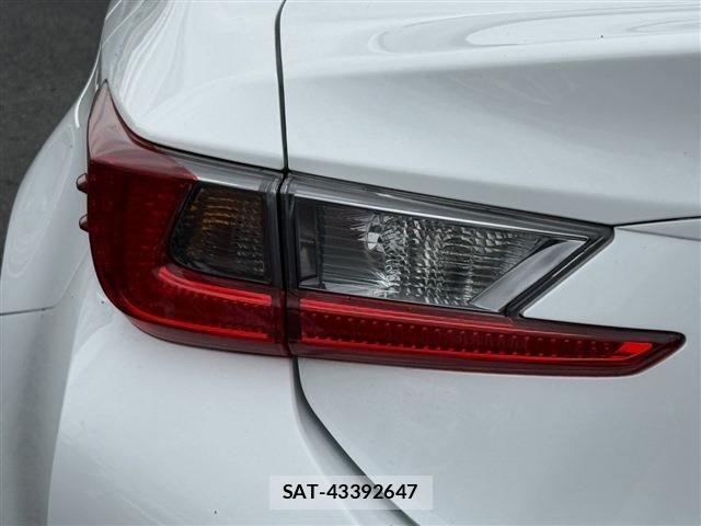 Lexus RC 2015-08 7272242-26