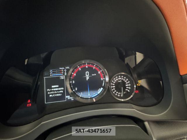Lexus RC F 2017-04 3378129-25