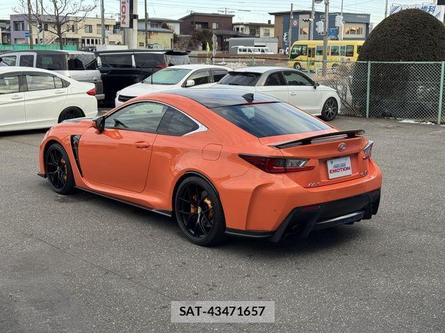 Lexus RC F 2017-04 3378129-7