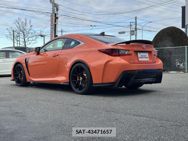 Lexus RC F 2017-04 3378129-8