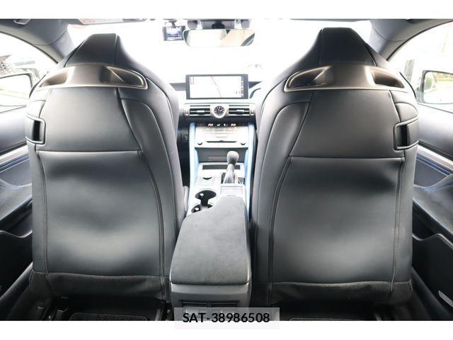 Lexus RC F 2024-02 3674874-11