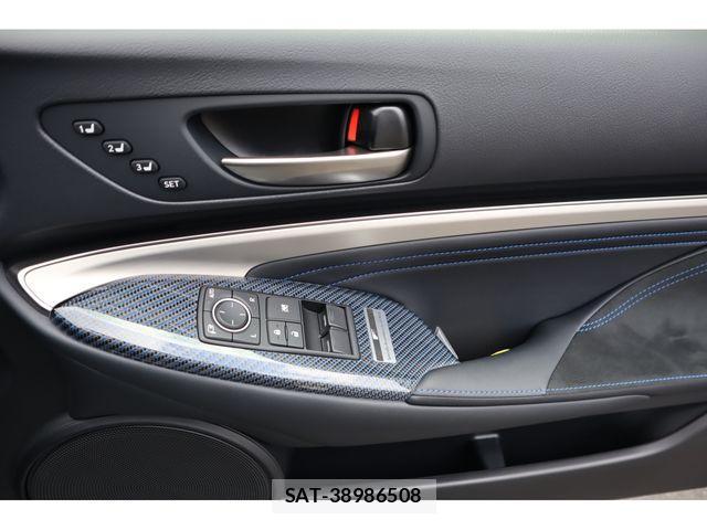 Lexus RC F 2024-02 3674874-16