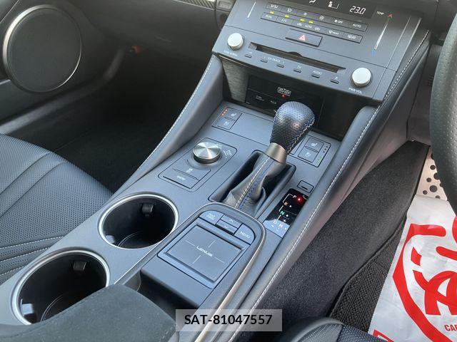 Lexus RC F 2015-06 6995172-26