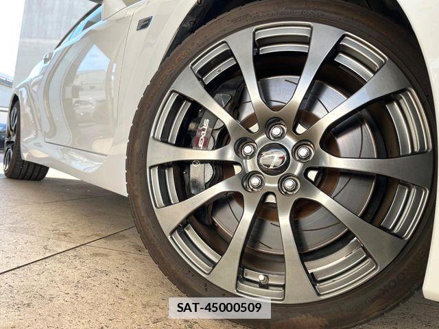 Lexus RC F 2015-09 7725176-12