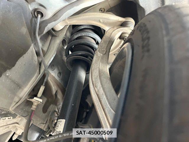 Lexus RC F 2015-09 7725176-19