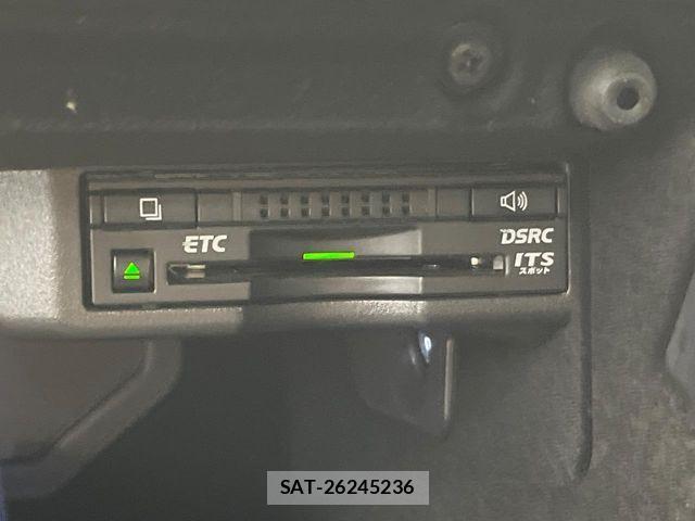 Lexus RC F 2016-01 8131046-10