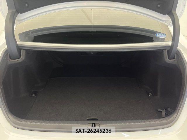 Lexus RC F 2016-01 8131046-15