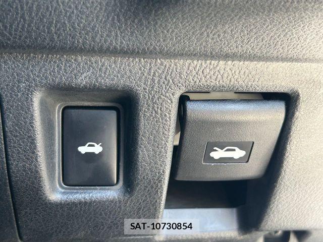 Lexus RC F 2015-03 8366782-23