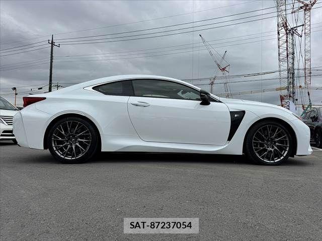 Lexus RC F 2015-04 8627518-11