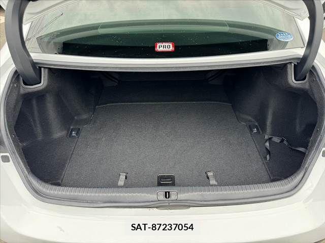 Lexus RC F 2015-04 8627518-18
