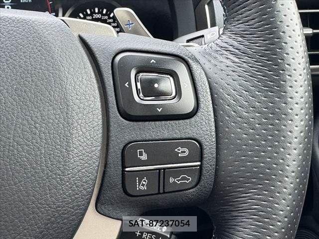 Lexus RC F 2015-04 8627518-25