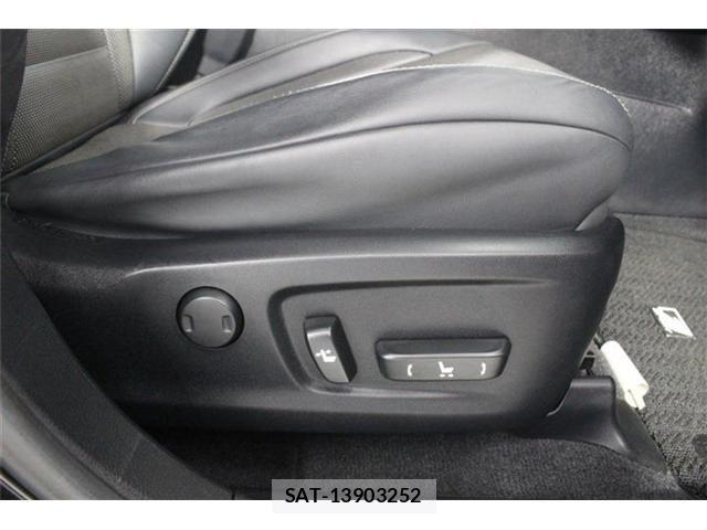 Lexus RX 2017-11 8208452-27