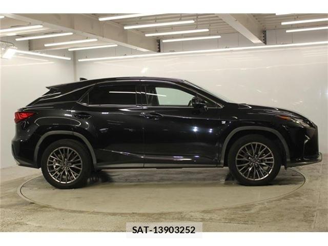 Lexus RX 2017-11 8208452-3