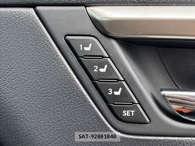 Lexus RX 2016-02 7328083-25