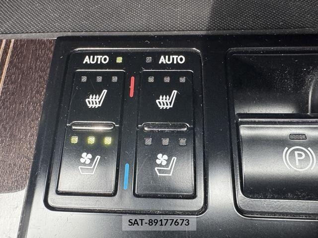 Lexus RX 2016-10 7786625-21