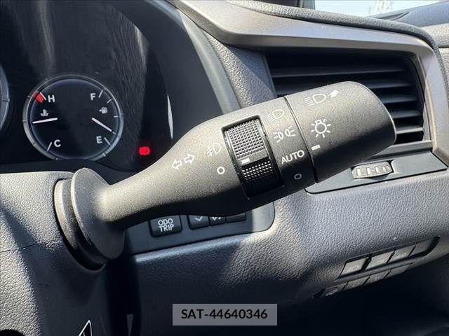 Lexus RX 2016-02 8208453-29