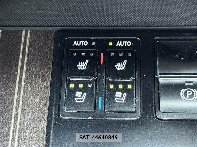 Lexus RX 2016-02 8208453-4