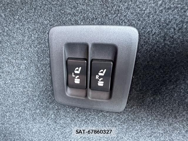 Lexus RX 2016-04 8245752-25