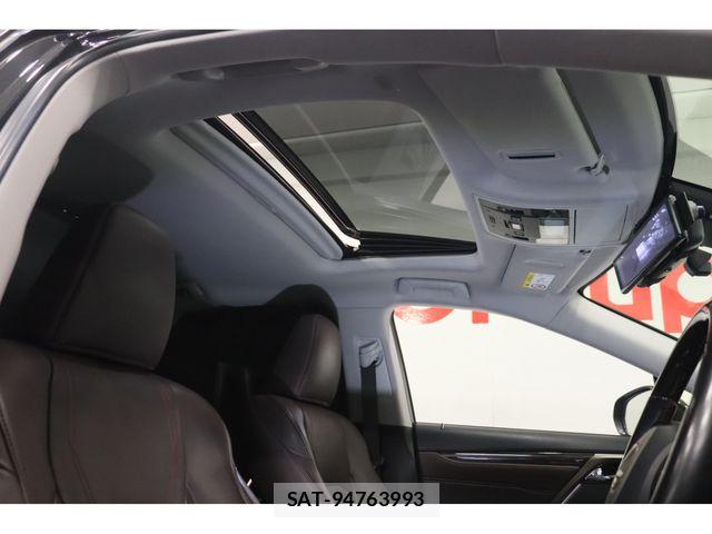 Lexus RX 2019-11 6011882-12